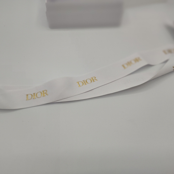 Christian Dior Luxe Gift Set 🎁 Box, Ribbon, Dust Bag, Pip Card & Mini Perfumes - Picture 5 of 12